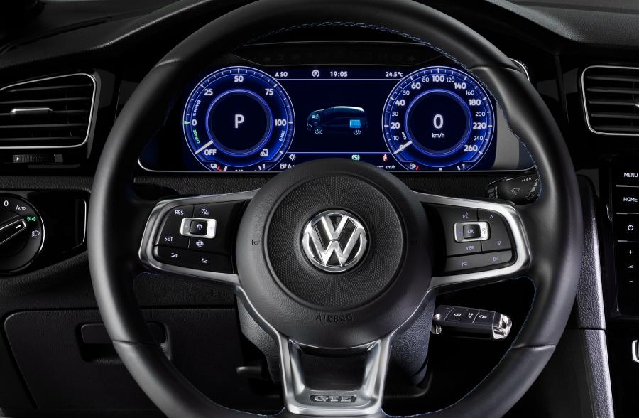 Панель приборов Volkswagen Golf GTE (Typ 5G) 2019 года  (LA) (фото 2 из 5)